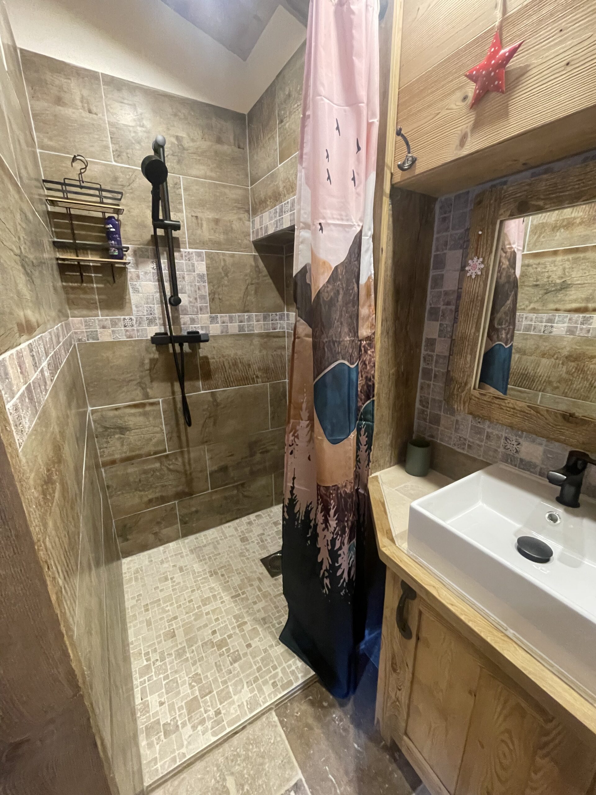 Salle de bain chambre sapin